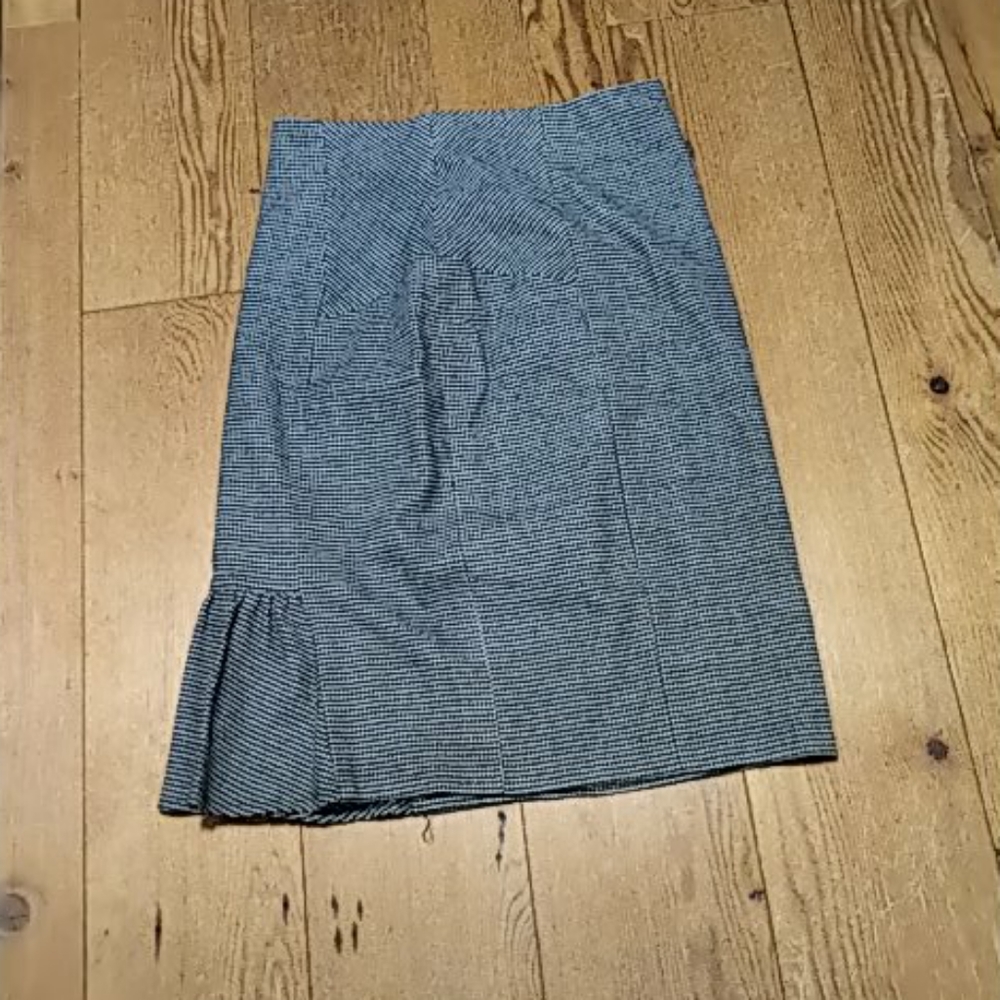 Tweed skirt